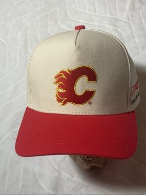 Budweiser CALGARY FLAMES Red and Cream NHL Partner Snapback Hat